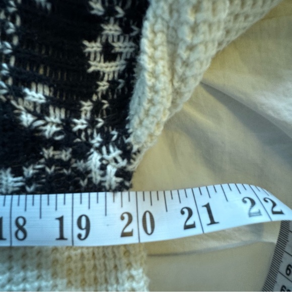 Columbia Women’s Fair Isle Knit Turtleneck Sweater – Cream & Black – Size M - Picture 4 of 5